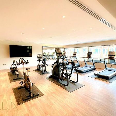 Lovely Big Studio W/ Burj Khalifa View In Downtown Dubai Exterior foto
