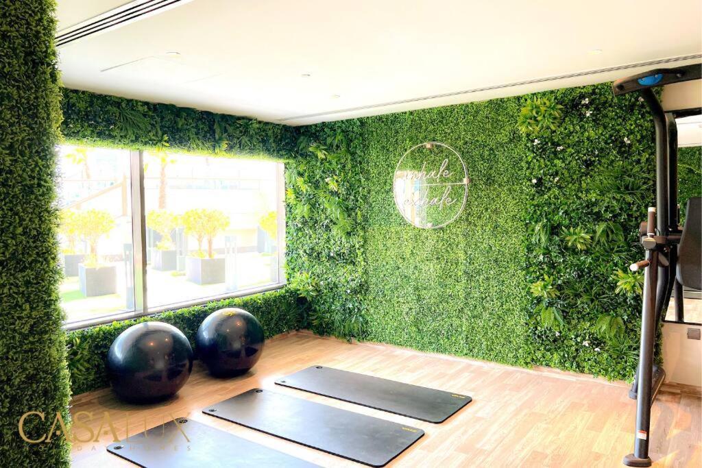 Lovely Big Studio W/ Burj Khalifa View In Downtown Dubai Exterior foto